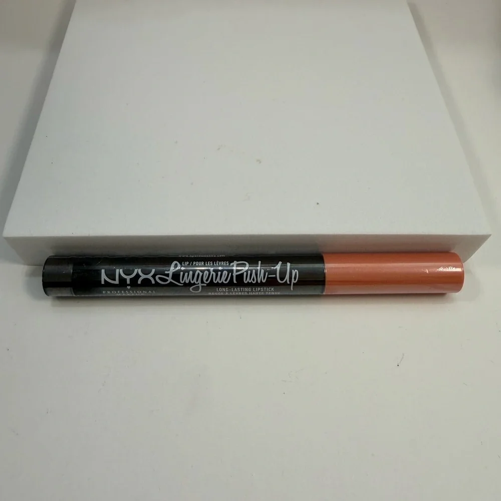 🩷5/$10 NYX Lingerie Push-Up Long-Lasting Lipstick Pencil - Nude Peach